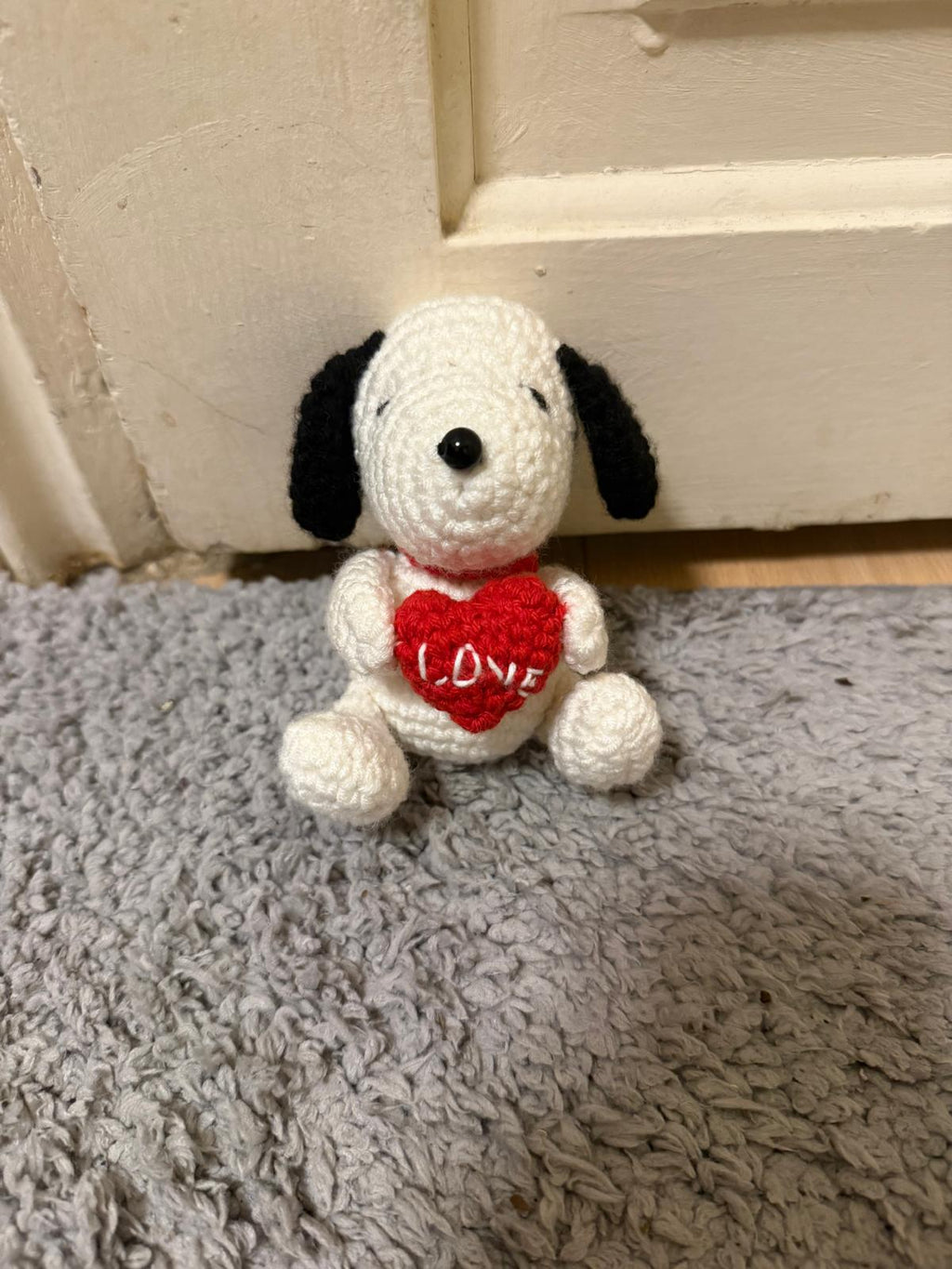 Snoopy with love heart
